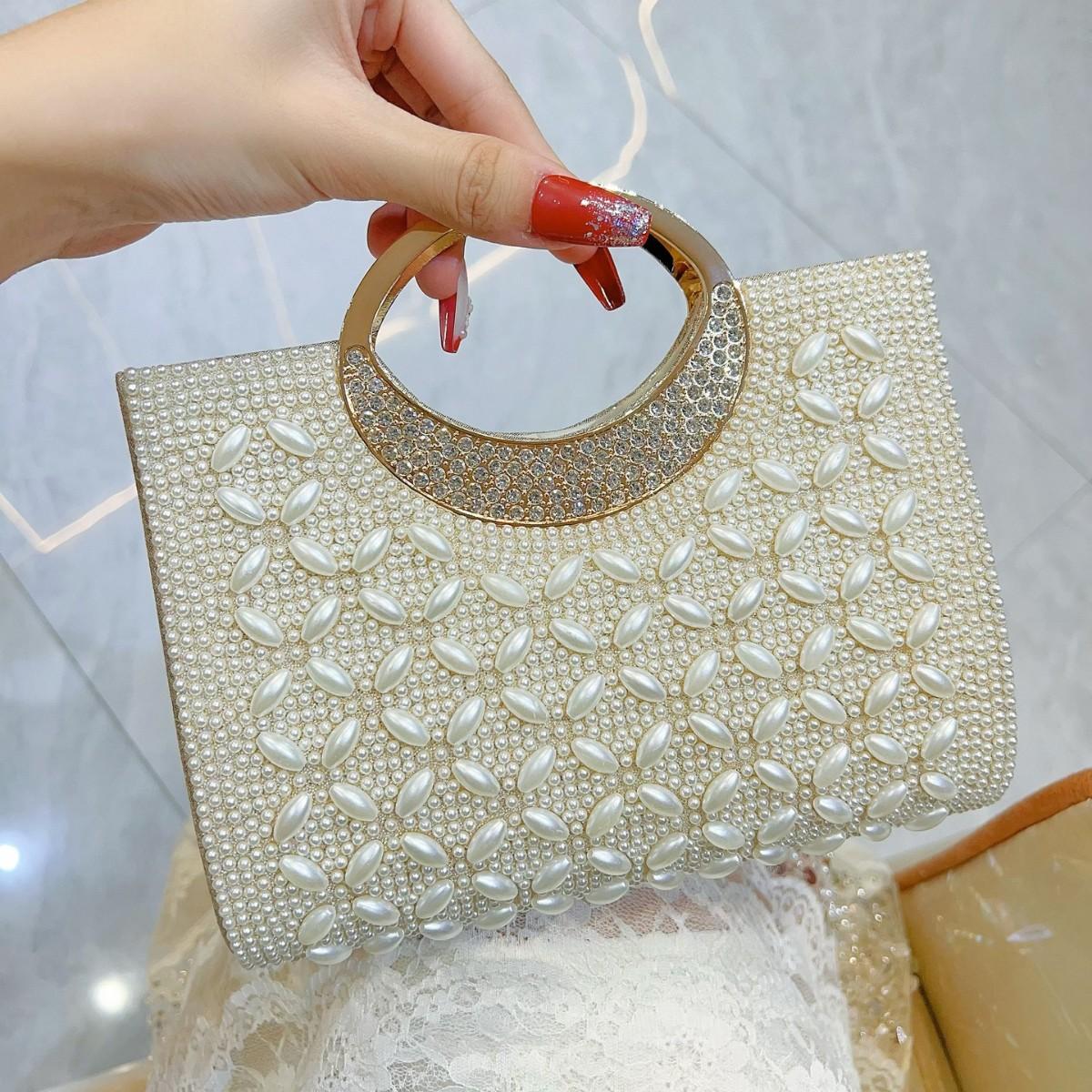 2025New Glamorous Fashion Design Pearl Inlay Wedding Handbag Lady Shiny Chain Shoulder Bag Crossbody Bag Evening Bag Party Purse золотой
2025New Glamorous Fashion Design Pearl Inlay Wedding Handbag Lady Shiny Chain Shoulder Bag Crossbody Bag Evening Bag Party Purse золотой