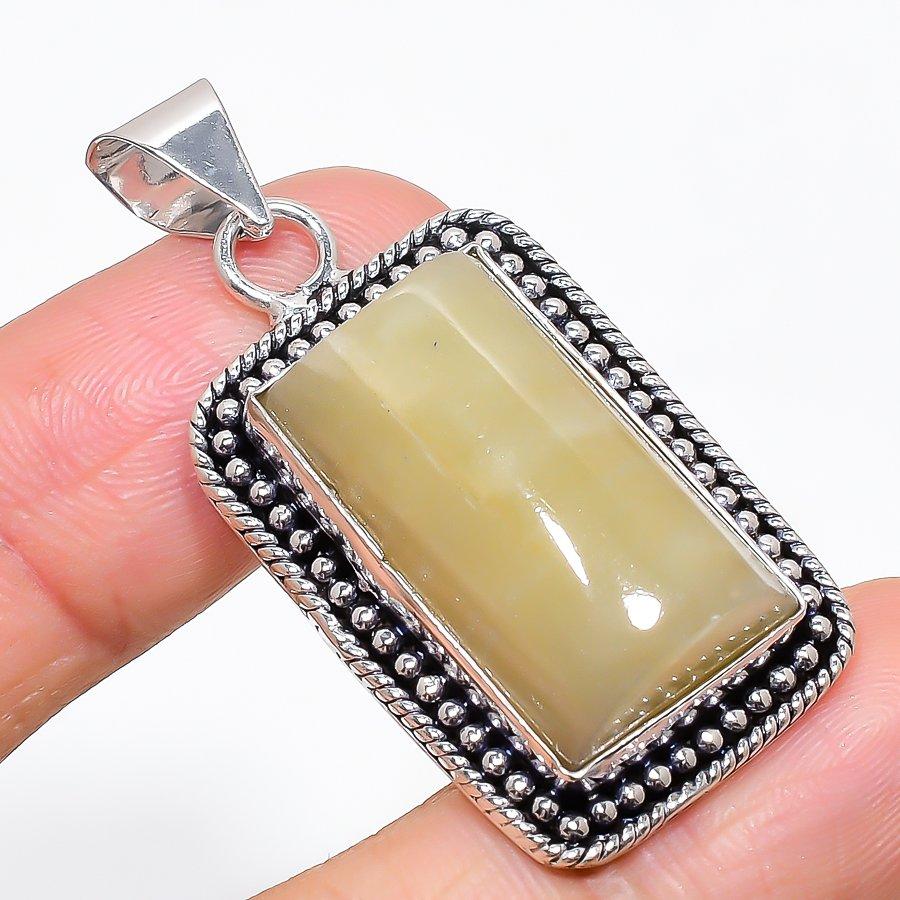 Chrysoprase Gemstone Handmade 925 Sterling Silver Jewelry Pendant 1.85 KJ-159
Chrysoprase Gemstone Handmade 925 Sterling Silver Jewelry Pendant 1.85 KJ-159