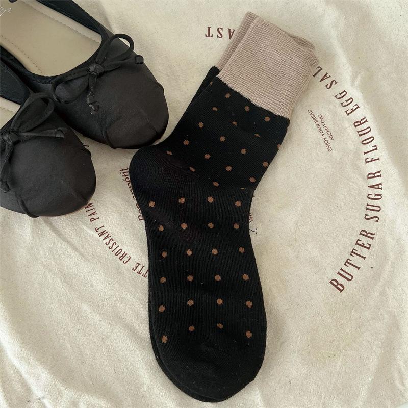 Retro Color Matching Luo Kou Polka Dot Medium Tube Socks Advanced Pure Cotton Stacking Socks One size fits all чорний
Retro Color Matching Luo Kou Polka Dot Medium Tube Socks Advanced Pure Cotton Stacking Socks One size fits all чорний