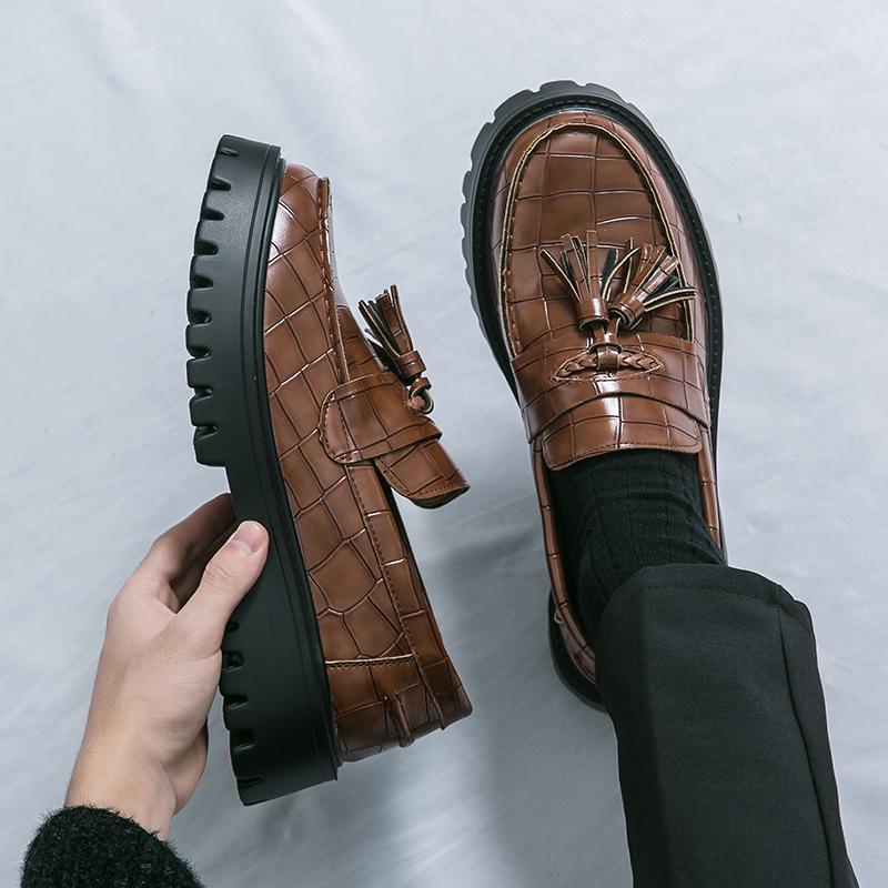 Designer New Tassels Platform Loafers For Men Flats Walking Height Increasing Shoes Business Dress Lightweight Footwear 38 коричневий
Designer New Tassels Platform Loafers For Men Flats Walking Height Increasing Shoes Business Dress Lightweight Footwear 38 коричневий