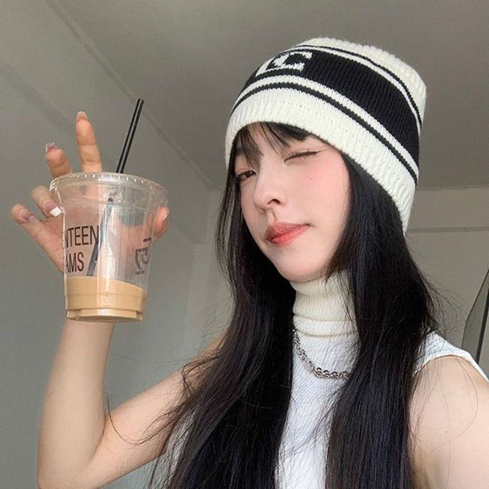 Striped Beanie Hat Black and White Woolen Hat Personality Letter Knitted Hat Winter/Autumn 
Striped Beanie Hat Black and White Woolen Hat Personality Letter Knitted Hat Winter/Autumn