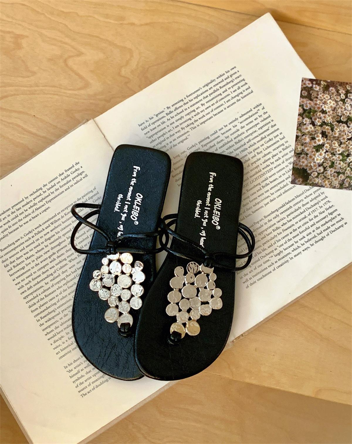 Design Sense French Silver Toe Sandals Women S Shoes Summer Seaside Wear With Skirt Flat Roman Sandals 39 чорний
Design Sense French Silver Toe Sandals Women S Shoes Summer Seaside Wear With Skirt Flat Roman Sandals 39 чорний