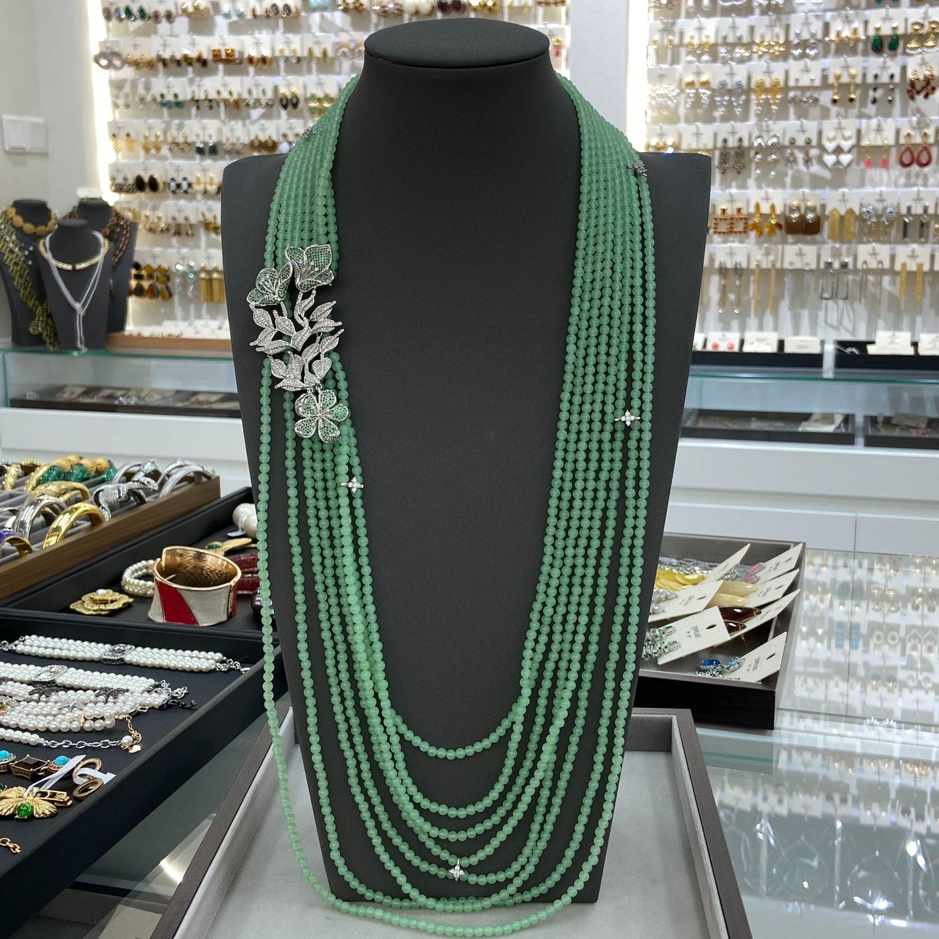 Green Dongling Jade Necklace Niche Design High-End Multi-Layer Beaded Long Sweater Chain Luxury Light Luxury Jewelry Women
Green Dongling Jade Necklace Niche Design High-End Multi-Layer Beaded Long Sweater Chain Luxury Light Luxury Jewelry Women
