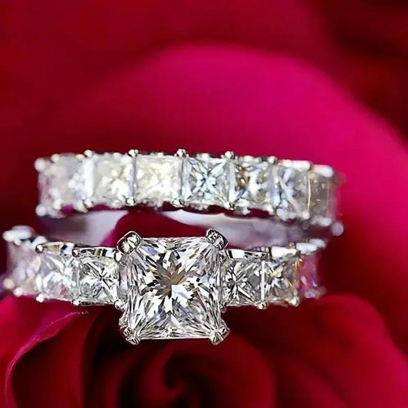 New Trendy Luxury Princess Cut CZ Promise Rings for Women Crystal Engagement Wedding 2Pcs Set Zircon Wholesale Lots 6
New Trendy Luxury Princess Cut CZ Promise Rings for Women Crystal Engagement Wedding 2Pcs Set Zircon Wholesale Lots 6