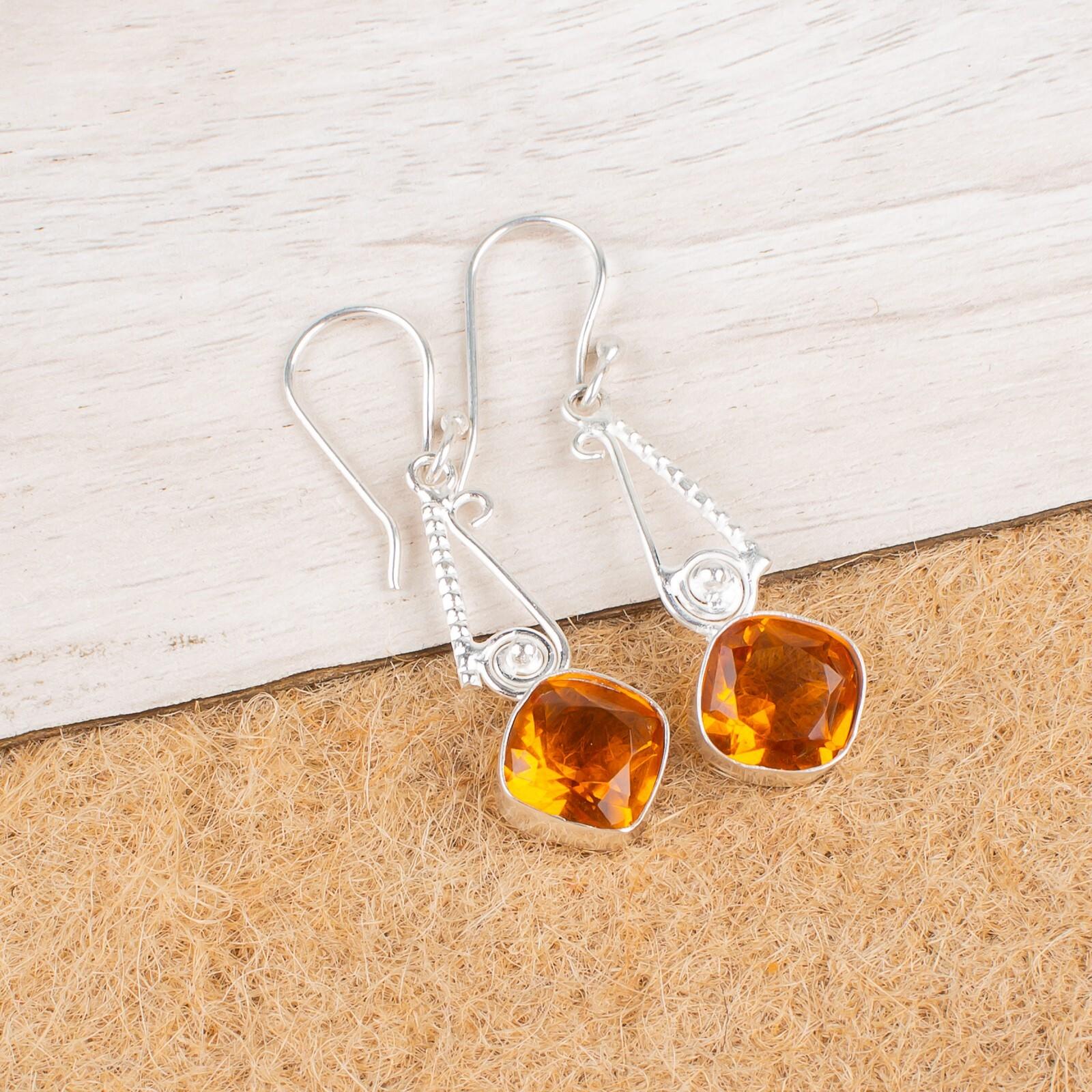 Цитрин Драгоценный камень 925 Стерлинговое серебро Ювелирные изделия Ручной работы Женский подарок Серьги 1,90 EE-46-1
Цитрин Драгоценный камень 925 Стерлинговое серебро Ювелирные изделия Ручной работы Женский подарок Серьги 1,90 EE-46-1