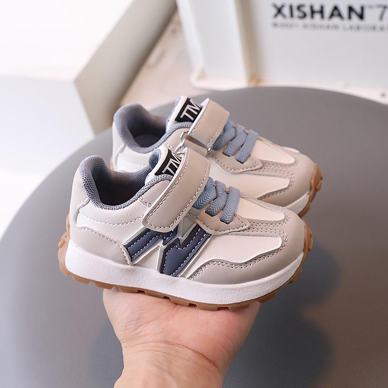 Breathable Spring/Autumn Trendy Casual Sneakers for Kids, Ages 1-6: Soft Sole, Leather Surface 5 pairs 21-25
Breathable Spring/Autumn Trendy Casual Sneakers for Kids, Ages 1-6: Soft Sole, Leather Surface 5 pairs 21-25