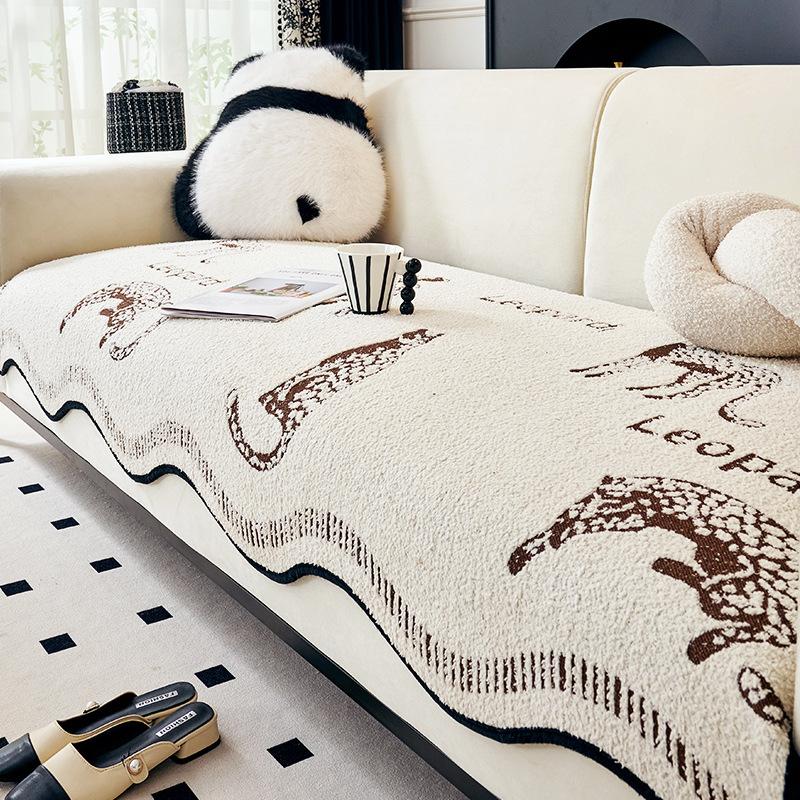 Special-shaped sofa cushion Mao Mao yarn thickened to keep warm 2025 winter new straight row sofa cushion non-slip and anti-cat scratch cover 90*90cm
Special-shaped sofa cushion Mao Mao yarn thickened to keep warm 2025 winter new straight row sofa cushion non-slip and anti-cat scratch cover 90*90cm