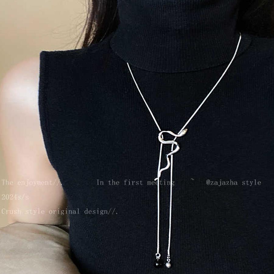 Adjustable Luxury Clavicle Necklace - 2025 Trendy Design for Women
Adjustable Luxury Clavicle Necklace - 2025 Trendy Design for Women