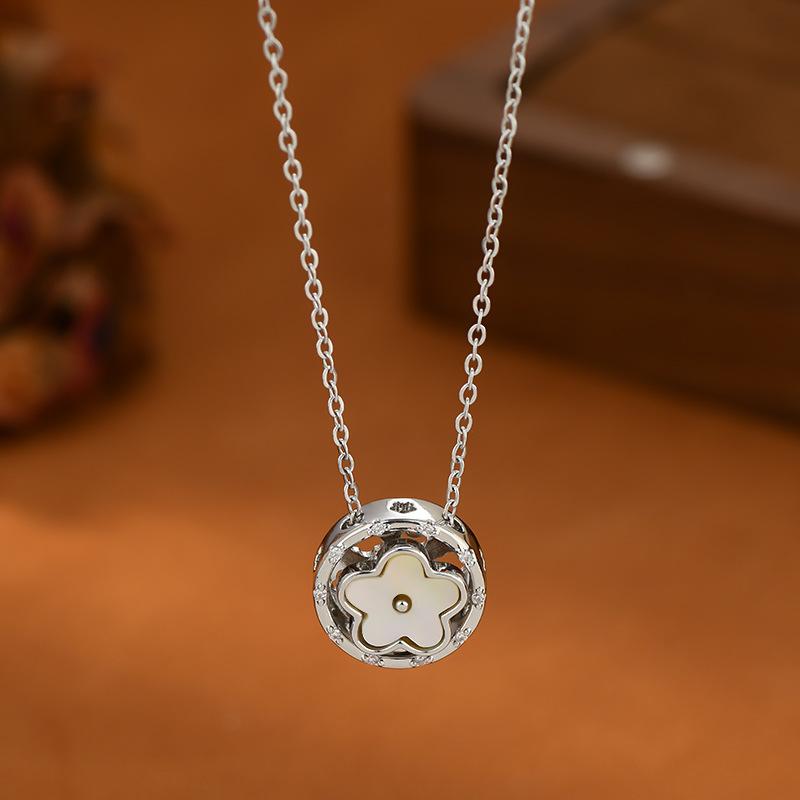 Ожерелья Ожерелье из ракушек с пятью лепестками и цветком для женщин Модные винтажные подвески Ювелирные изделия Популярные аксессуары
Ожерелья Ожерелье из ракушек с пятью лепестками и цветком для женщин Модные винтажные подвески Ювелирные изделия Популярные аксессуары