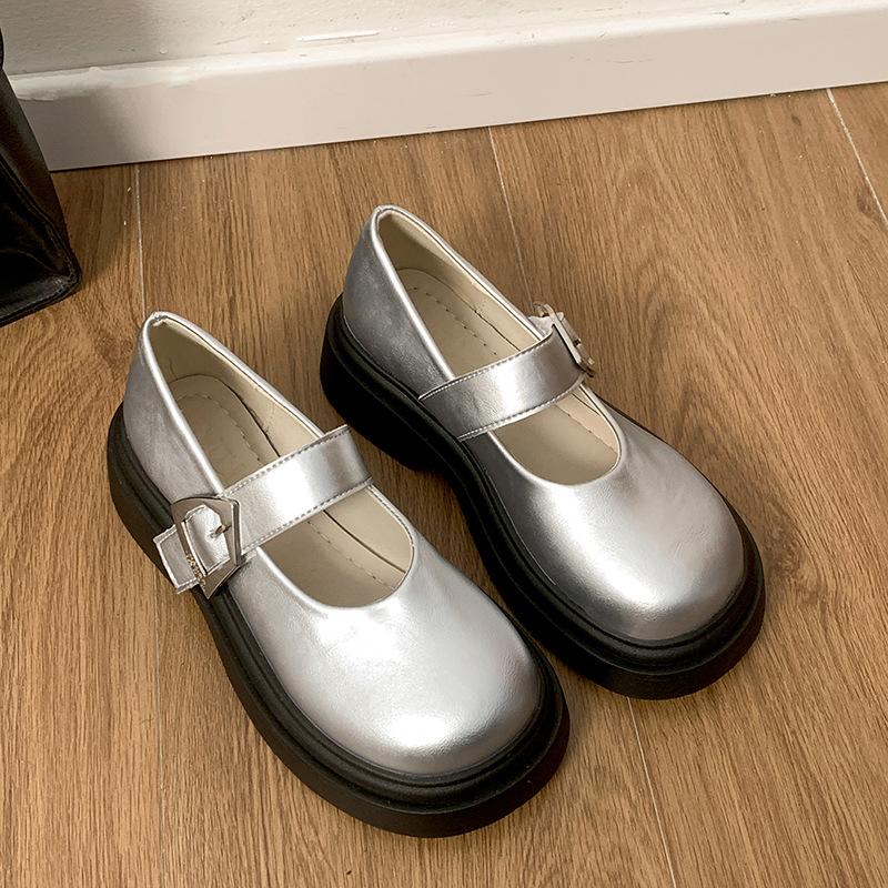 Черные ретро французские туфли на платформе из маленькой кожи женские 2025 новая весна и осень универсальная юбка круглый носок Мэри Джейн одинарные туфли 40 серебряный
Черные ретро французские туфли на платформе из маленькой кожи женские 2025 новая весна и осень универсальная юбка круглый носок Мэри Джейн одинарные туфли 40 серебряный