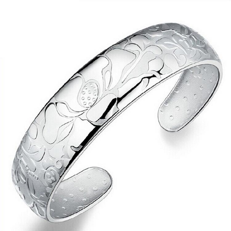 Модный и модный браслет из искусственного чистого серебра с отверстием в виде цветка лотоса и серебряные украшения оптом для женских серебряных браслетов
Модный и модный браслет из искусственного чистого серебра с отверстием в виде цветка лотоса и серебряные украшения оптом для женских серебряных браслетов