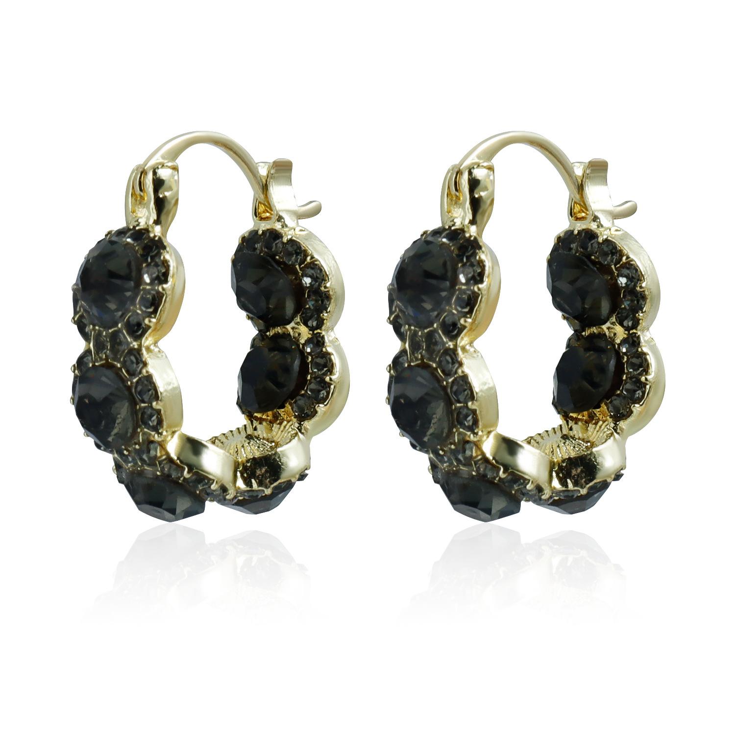 ins French retro temperament exquisite diamond-encrusted circle ear buckle light luxury high-end earrings золотой
ins French retro temperament exquisite diamond-encrusted circle ear buckle light luxury high-end earrings золотой