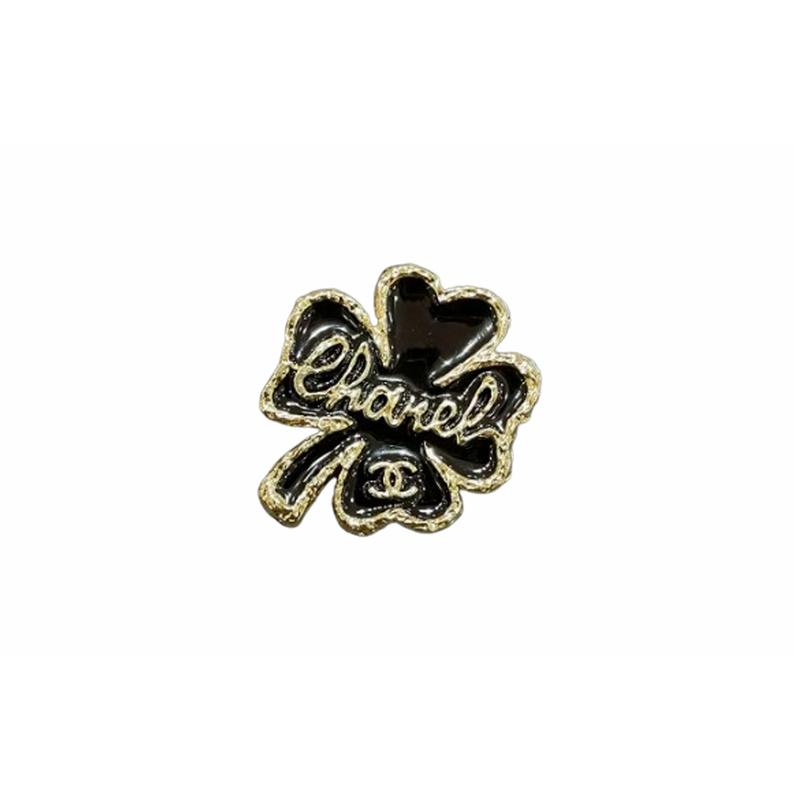 CHANEL 24P black enamel letter four-leaf clover - brooch, same style for men and women, couple style чёрный
CHANEL 24P black enamel letter four-leaf clover - brooch, same style for men and women, couple style чёрный