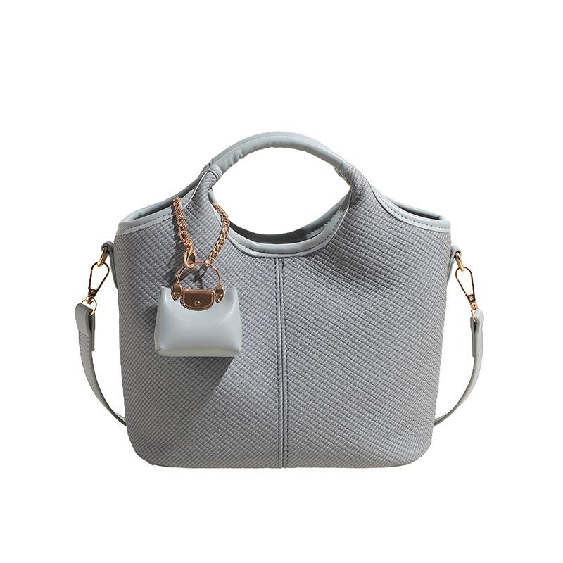 Bag Women s New Versatile Messenger Bag Portable Leisure Bag no pendant
Bag Women s New Versatile Messenger Bag Portable Leisure Bag no pendant