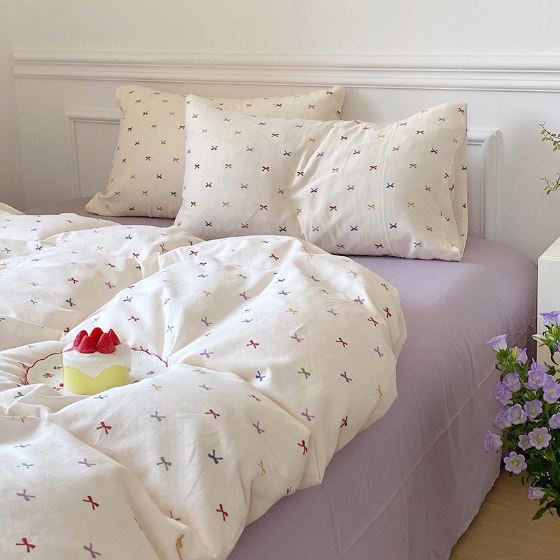 Милый комплект из 4 предметов из хлопковой марли с бантиком: Пододеяльник и простыня класса А, двухслойные, с девичьим шармом 3-piece set for 1.2m bed (Duvet 150x200cm)
Милый комплект из 4 предметов из хлопковой марли с бантиком: Пододеяльник и простыня класса А, двухслойные, с девичьим шармом 3-piece set for 1.2m bed (Duvet 150x200cm)