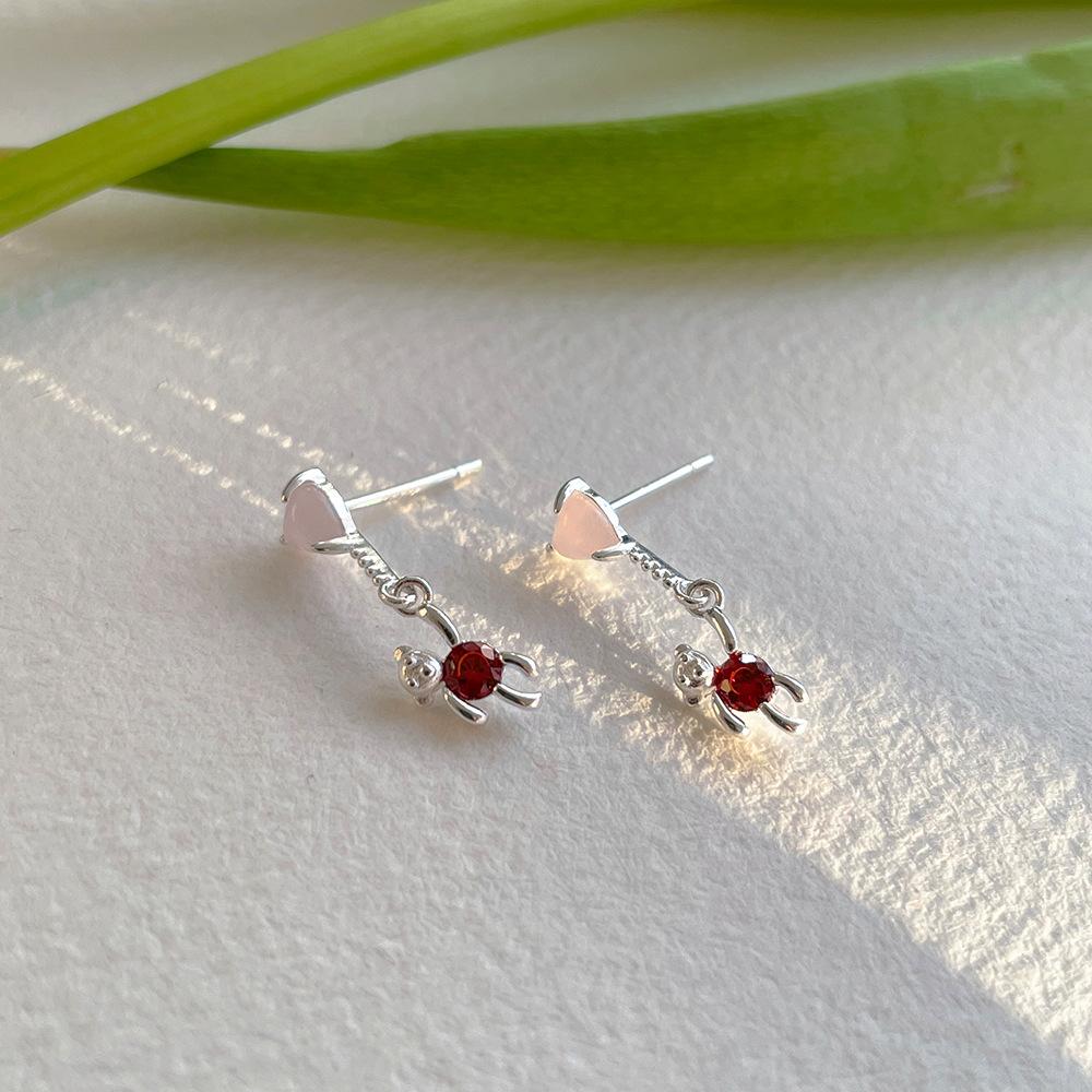 Love bear zircon stud earrings female cute simple flower 925 sterling silver temperament high-end ins style jewelry 925 silver
Love bear zircon stud earrings female cute simple flower 925 sterling silver temperament high-end ins style jewelry 925 silver