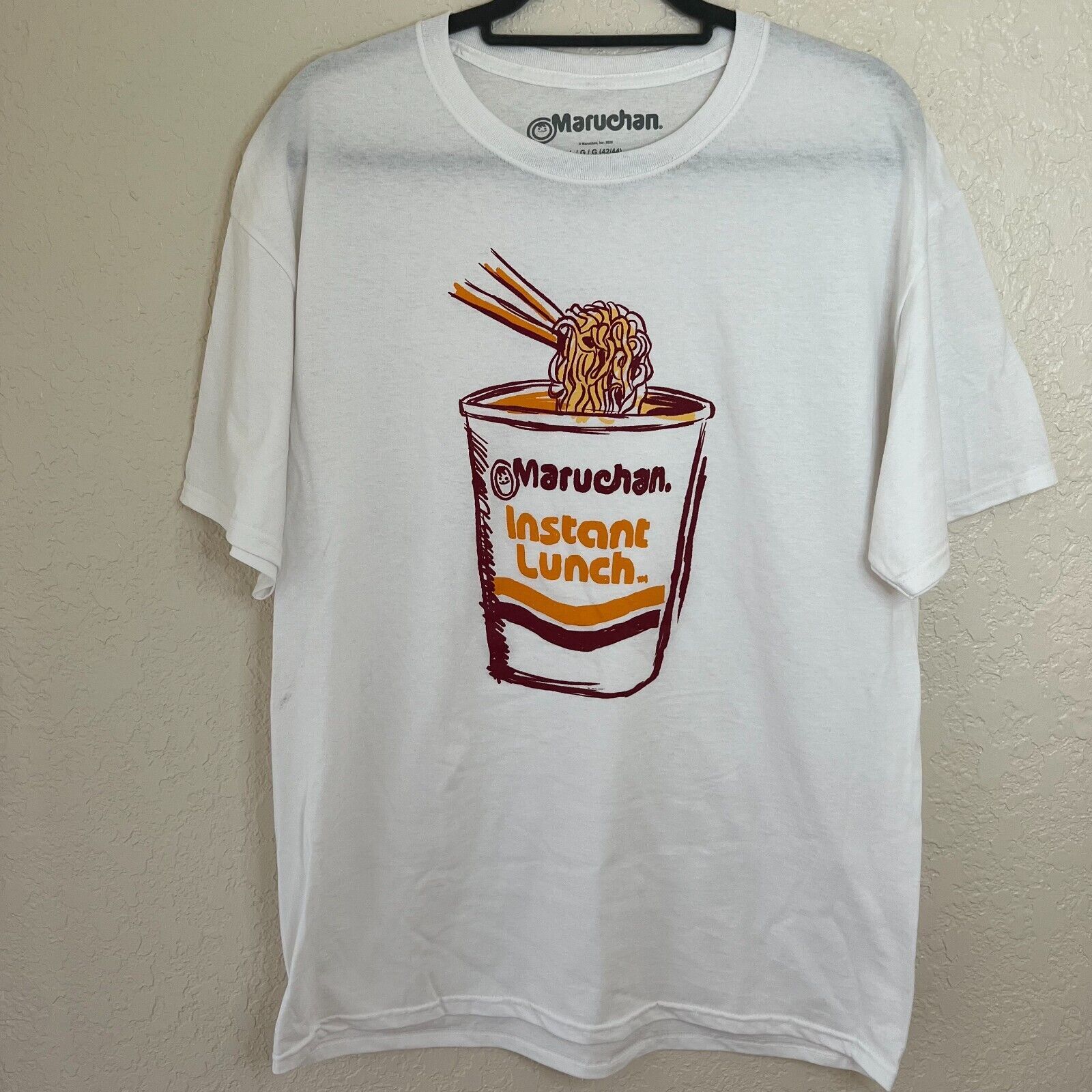 26 Maruchan Instant Lunch Men s White Graphic T-Shirt Cup Noodle Logo NEW Unisex T-Shirt XXL
26 Maruchan Instant Lunch Men s White Graphic T-Shirt Cup Noodle Logo NEW Unisex T-Shirt XXL