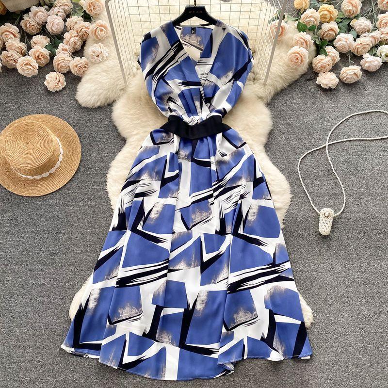 Accessible Luxury Retro V-neck Summer Elegance Print Dress Blue All yards
Accessible Luxury Retro V-neck Summer Elegance Print Dress Blue All yards
