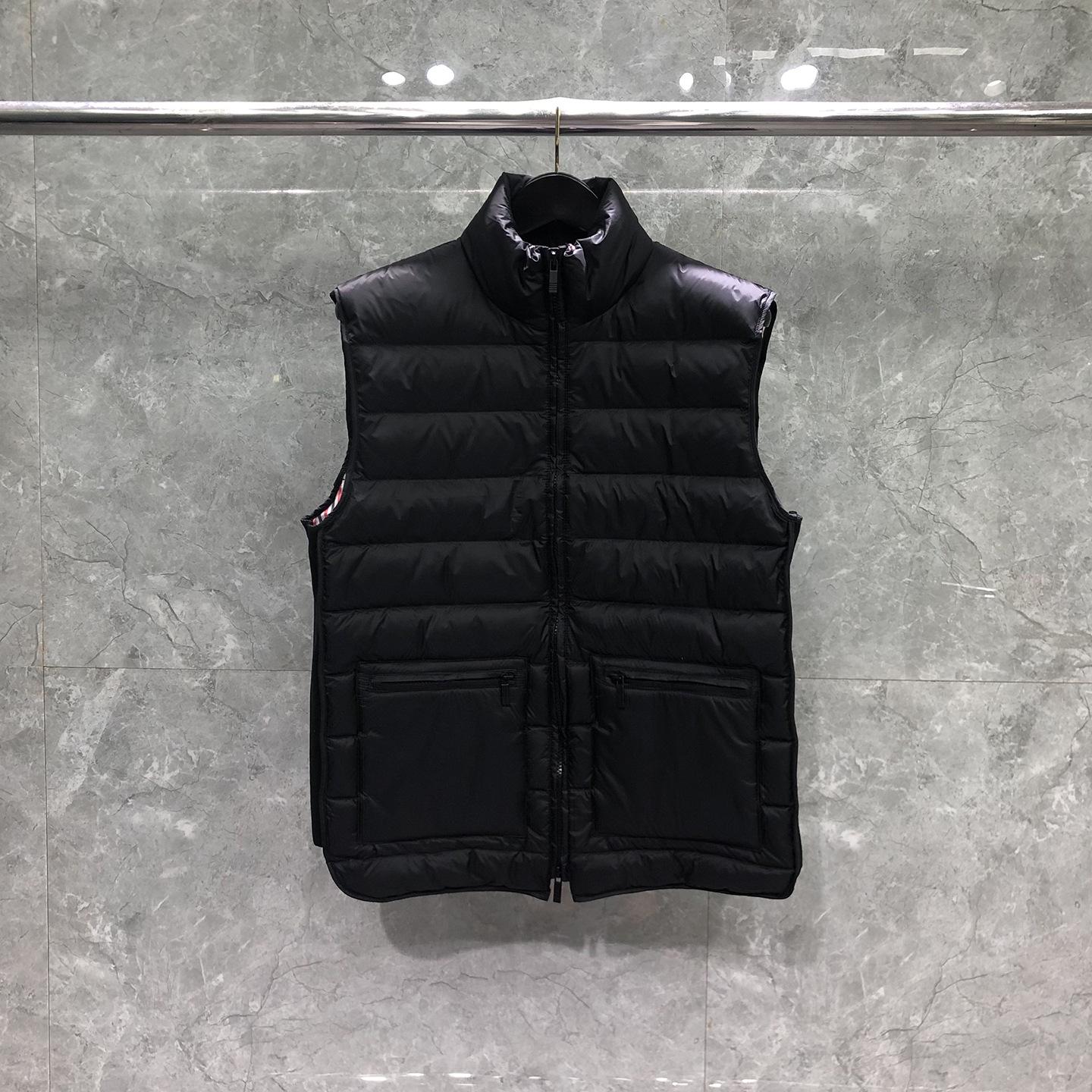 TIME BREATHE Men s Lightweight Winter Down Vest - New Versatile Sport Casual Jacket with Four-Bar Design L чорний
TIME BREATHE Men s Lightweight Winter Down Vest - New Versatile Sport Casual Jacket with Four-Bar Design L чорний