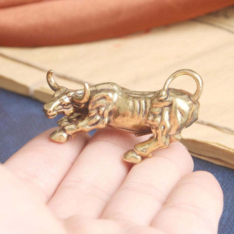 Brass Bull Wall Street Cattle Sculpture Copper Cow Statue Mascot Exquisite Crafts Ornament Office Decoration Business Gift 1 pcs
Brass Bull Wall Street Cattle Sculpture Copper Cow Statue Mascot Exquisite Crafts Ornament Office Decoration Business Gift 1 pcs