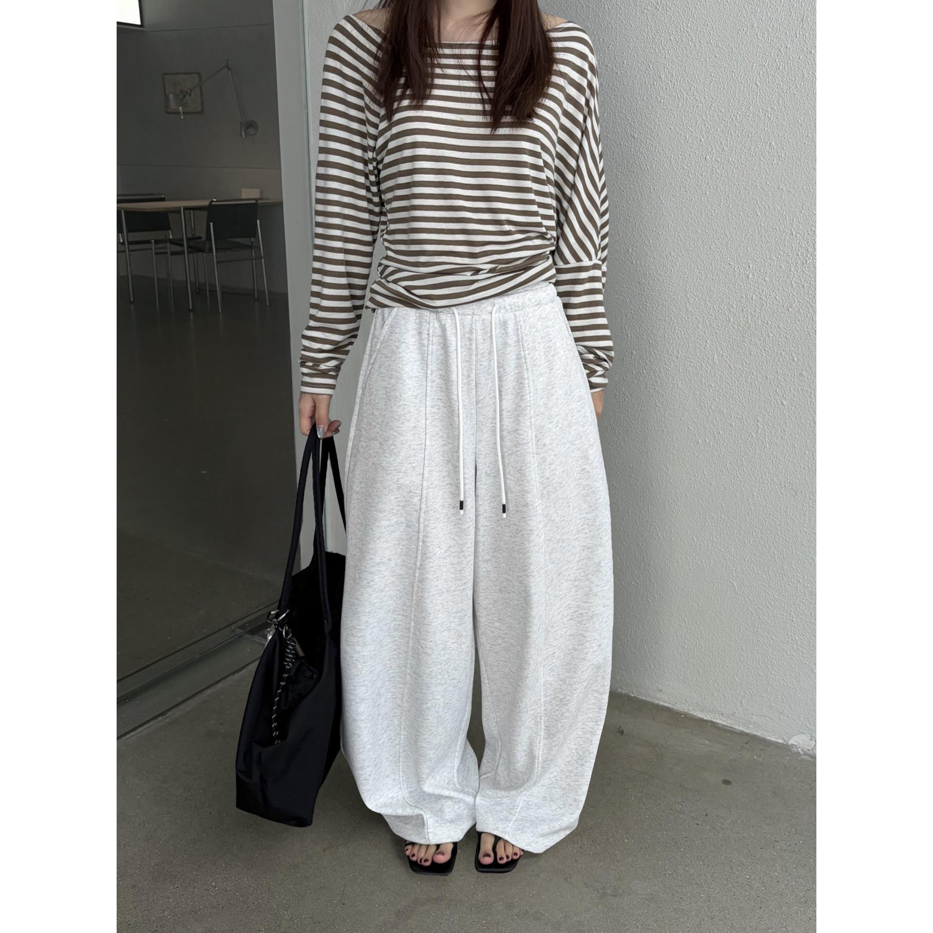 Women s 1980 Thirteen-Line Elastic Waist Loose Fit Cargo Pants - Spring 2026 Collection Small
Women s 1980 Thirteen-Line Elastic Waist Loose Fit Cargo Pants - Spring 2026 Collection Small