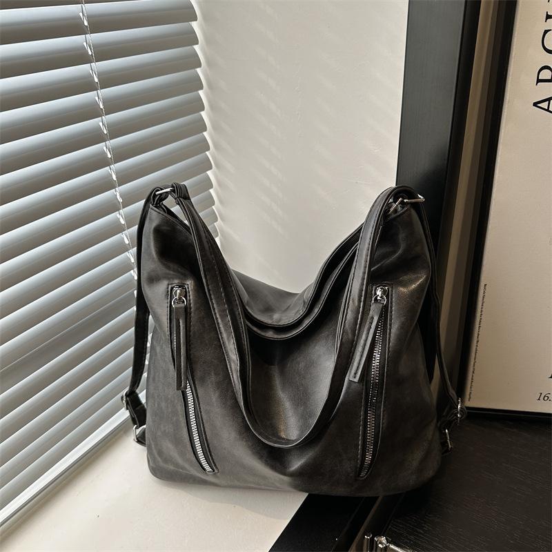 Retro fashion underarm bag women s 2025 autumn and winter new large-capacity backpack high-value shoulder tote bag коричневий
Retro fashion underarm bag women s 2025 autumn and winter new large-capacity backpack high-value shoulder tote bag коричневий
