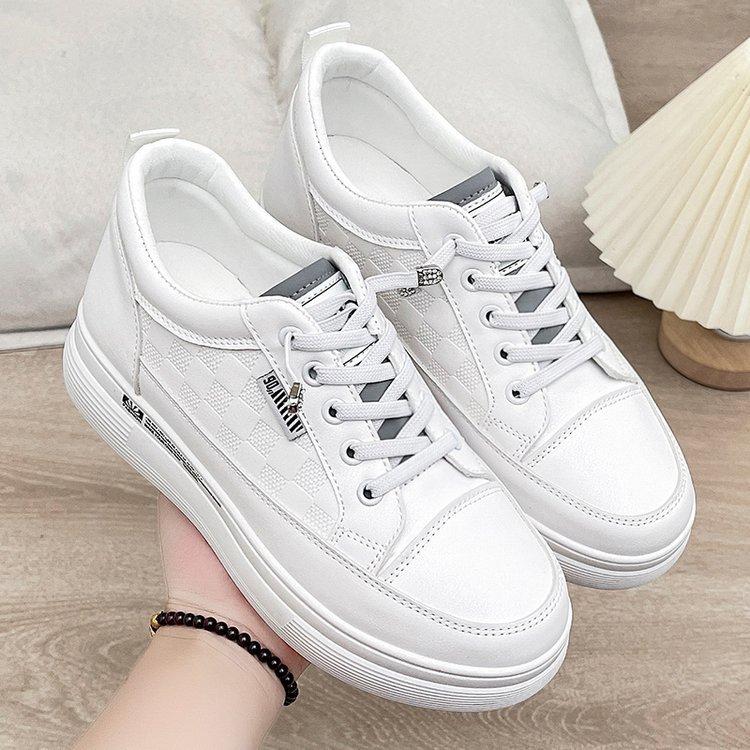 Thick-soled inner height-increasing white shoes women s 2025 summer new Korean version lace-up foreign trade sports and leisure women s shoes 40
Thick-soled inner height-increasing white shoes women s 2025 summer new Korean version lace-up foreign trade sports and leisure women s shoes 40