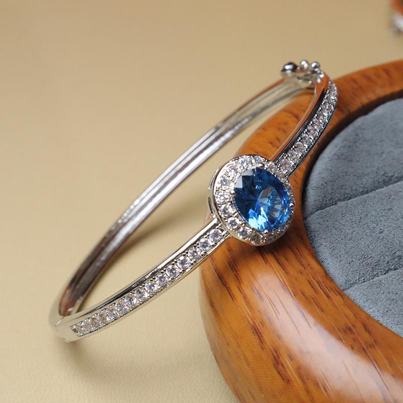 Red and Blue Steel Zircon Oval Bracelet - Simple, Stylish, and Luxurious 1.4cm face width, 6cm circumference, 12.5g weight синий
Red and Blue Steel Zircon Oval Bracelet - Simple, Stylish, and Luxurious 1.4cm face width, 6cm circumference, 12.5g weight синий