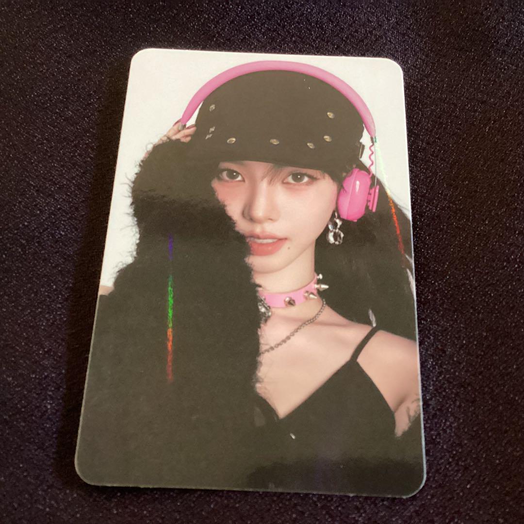 Использованная официальная благотворительная фотокарточка SMTOWN LIVE 2025 aespa KARINA hottracks Limited SEOUL SMT
Использованная официальная благотворительная фотокарточка SMTOWN LIVE 2025 aespa KARINA hottracks Limited SEOUL SMT