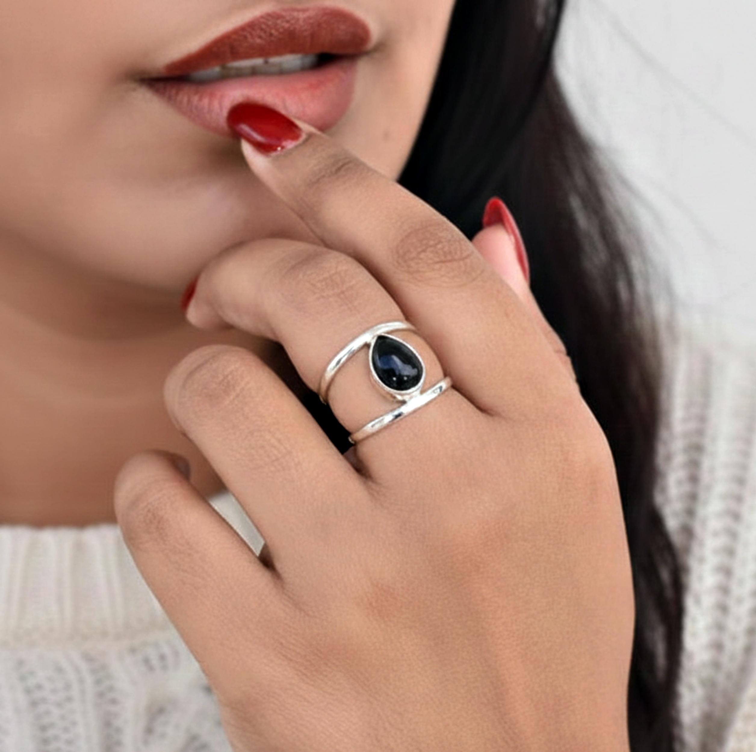 Pear Cut Black Onyx Ring, 925 Solid Sterling Silver, Minimalist Statement Ring for Women 12 срібний
Pear Cut Black Onyx Ring, 925 Solid Sterling Silver, Minimalist Statement Ring for Women 12 срібний