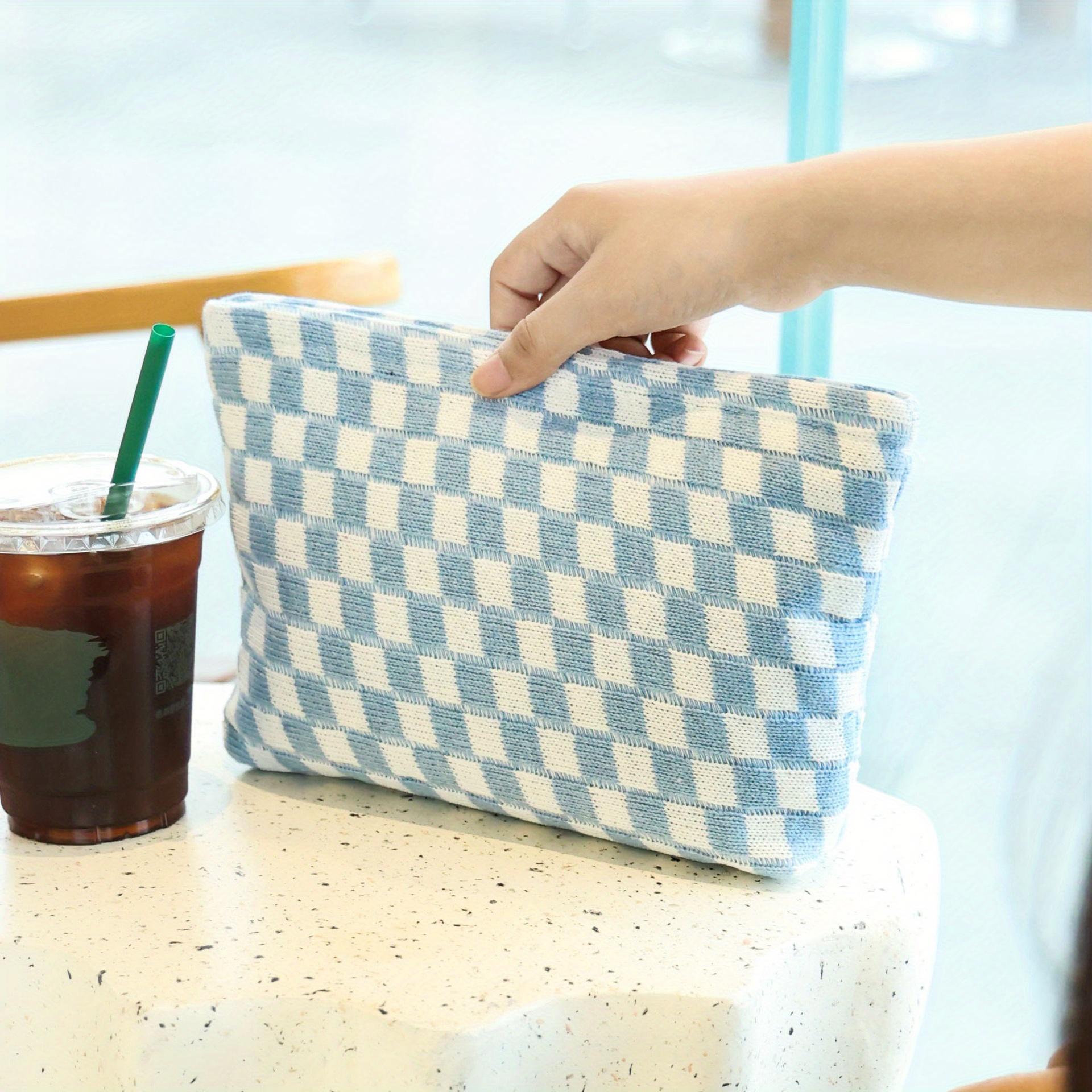 Шахова косметичка В язана сумка для зберігання туалетного приладдя Барвиста косметичка-органайзер Клітчастий візерунок Косметичка синій
Шахова косметичка В язана сумка для зберігання туалетного приладдя Барвиста косметичка-органайзер Клітчастий візерунок Косметичка синій