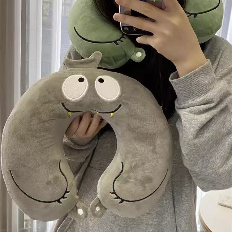 U-shaped pillow nap travel neck protection cute cartoon soft and cute pillow
U-shaped pillow nap travel neck protection cute cartoon soft and cute pillow