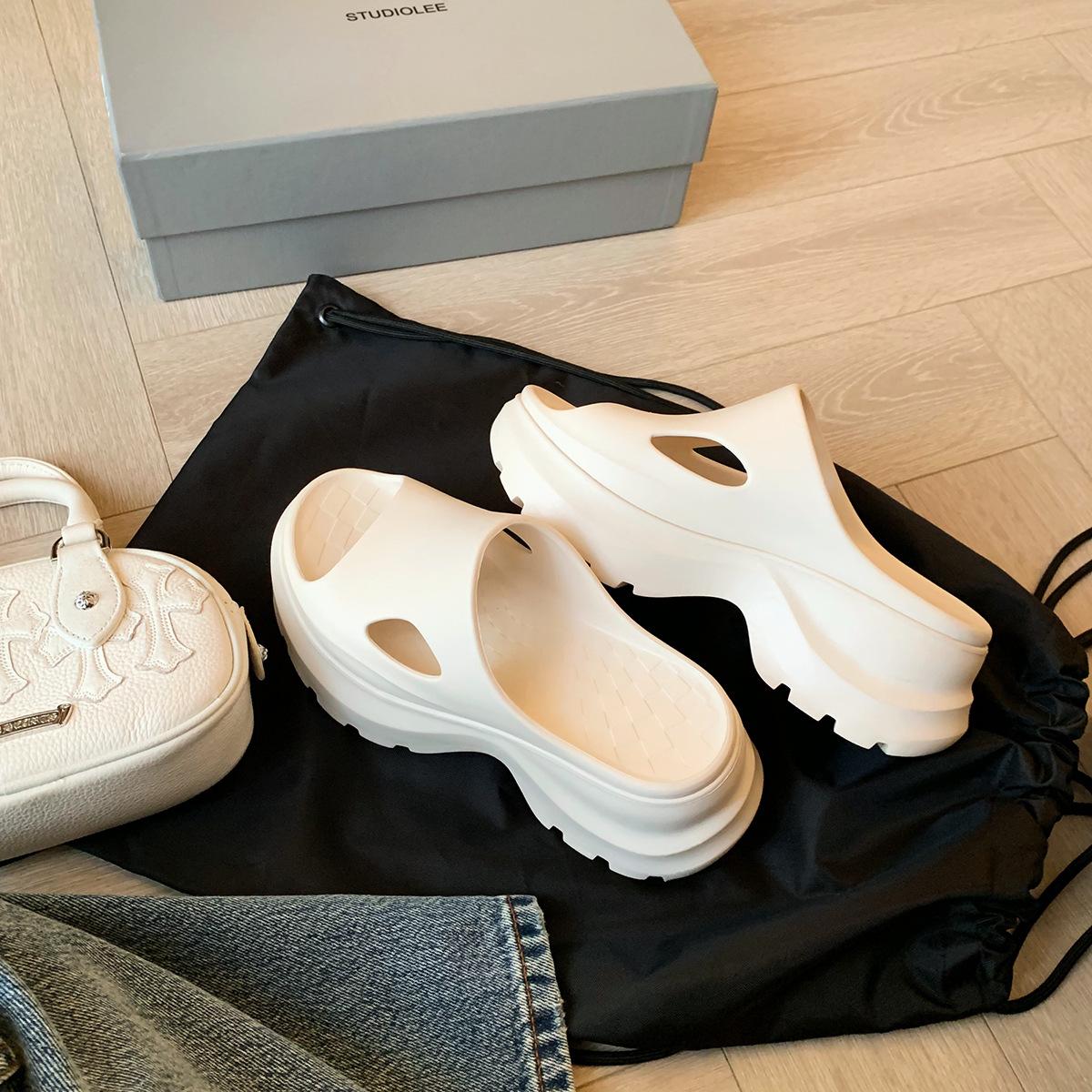 Grape mother has the same ultra-light stepping on shit feeling EVA versatile hollow open-toed cool slippers women s round head thick bottom heightenin 34 белый
Grape mother has the same ultra-light stepping on shit feeling EVA versatile hollow open-toed cool slippers women s round head thick bottom heightenin 34 белый