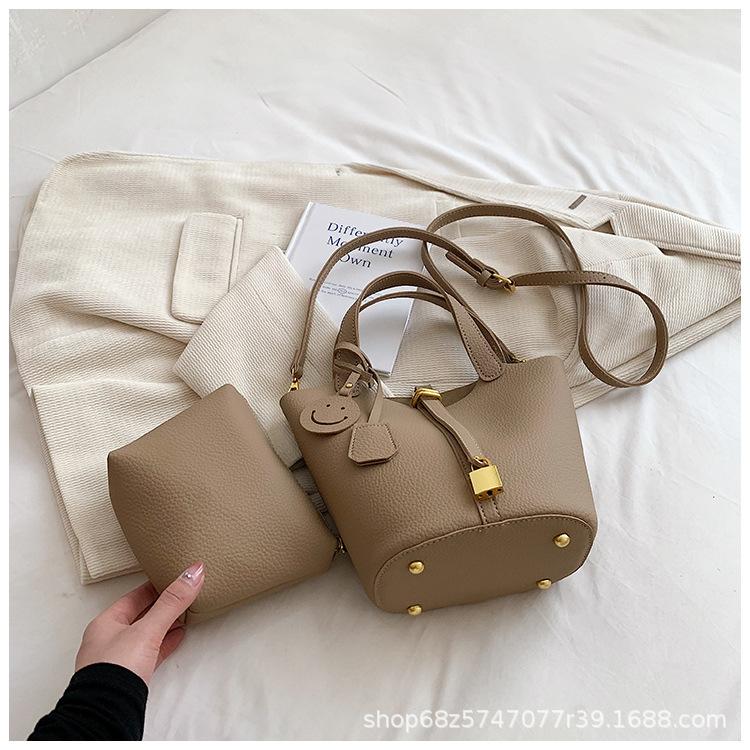 Bag women s crossbody versatile women s bag lychee pattern solid color handbag casual crossbody bag niche design shoulder bag хакі
Bag women s crossbody versatile women s bag lychee pattern solid color handbag casual crossbody bag niche design shoulder bag хакі