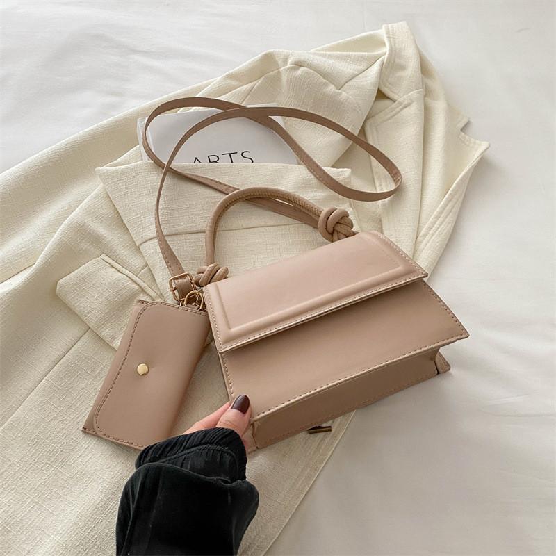 Trendy 2024 Summer Stylish Crossbody Bag With Spacious Design And Chic Look хакі
Trendy 2024 Summer Stylish Crossbody Bag With Spacious Design And Chic Look хакі