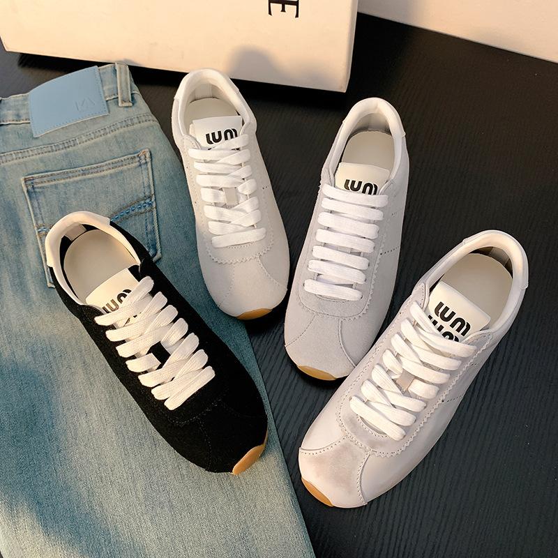 Miu women s new leather old retro lace-up little white shoes summer breathable casual women 34 синій
Miu women s new leather old retro lace-up little white shoes summer breathable casual women 34 синій