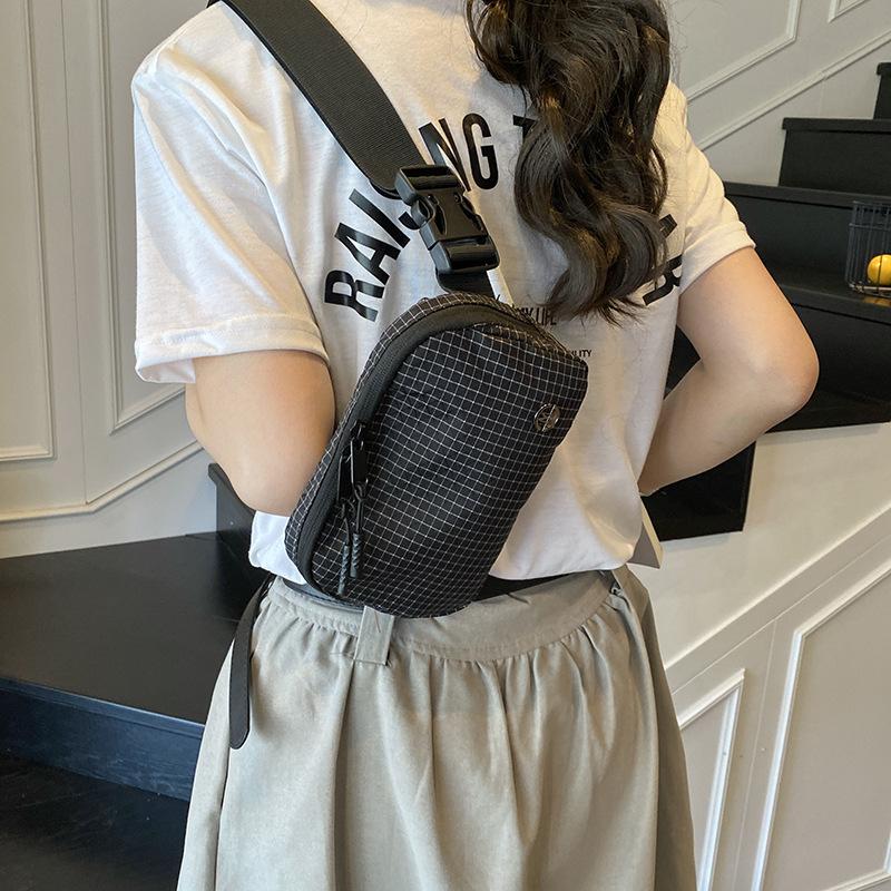Shoulder bag women s simple new solid color casual large capacity shoulder backpack lazy wind commuter messenger bag чорний
Shoulder bag women s simple new solid color casual large capacity shoulder backpack lazy wind commuter messenger bag чорний