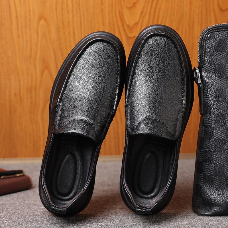 Leather shoes men s cowhide one-pedal middle-aged casual non-slip soft-soled driving shoes loafers men 2025 38
Leather shoes men s cowhide one-pedal middle-aged casual non-slip soft-soled driving shoes loafers men 2025 38