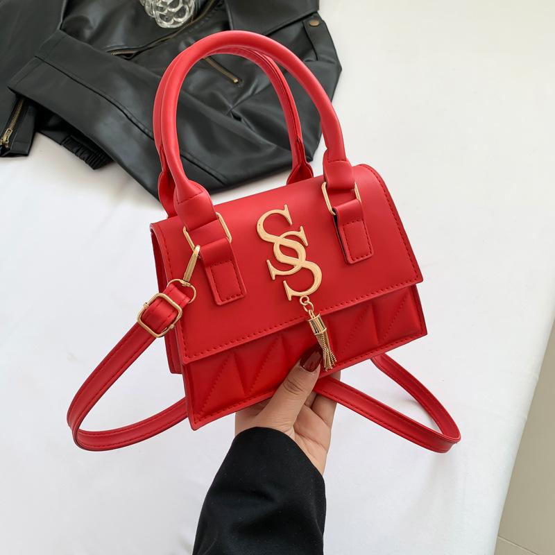 High-value handbag bag women s 2025 new high-end texture fashion shoulder messenger bag popular small square bag коричневий
High-value handbag bag women s 2025 new high-end texture fashion shoulder messenger bag popular small square bag коричневий