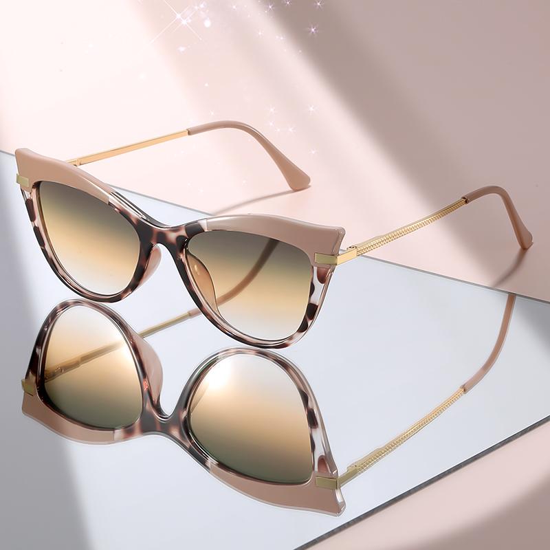 Elegant Retro Cat Eye Clear Lens Glasses for Women - Purple Gradient Frame with Gold Metal Arms, Fashion Eyewear for Daily Wear хаки
Elegant Retro Cat Eye Clear Lens Glasses for Women - Purple Gradient Frame with Gold Metal Arms, Fashion Eyewear for Daily Wear хаки