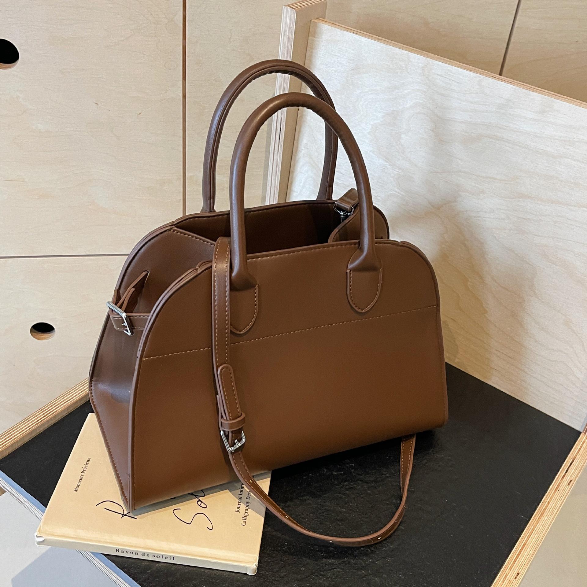 Women s Large-Capacity Tote Bag - Versatile Crossbody Handbag for Autumn/Winter 2024
Women s Large-Capacity Tote Bag - Versatile Crossbody Handbag for Autumn/Winter 2024