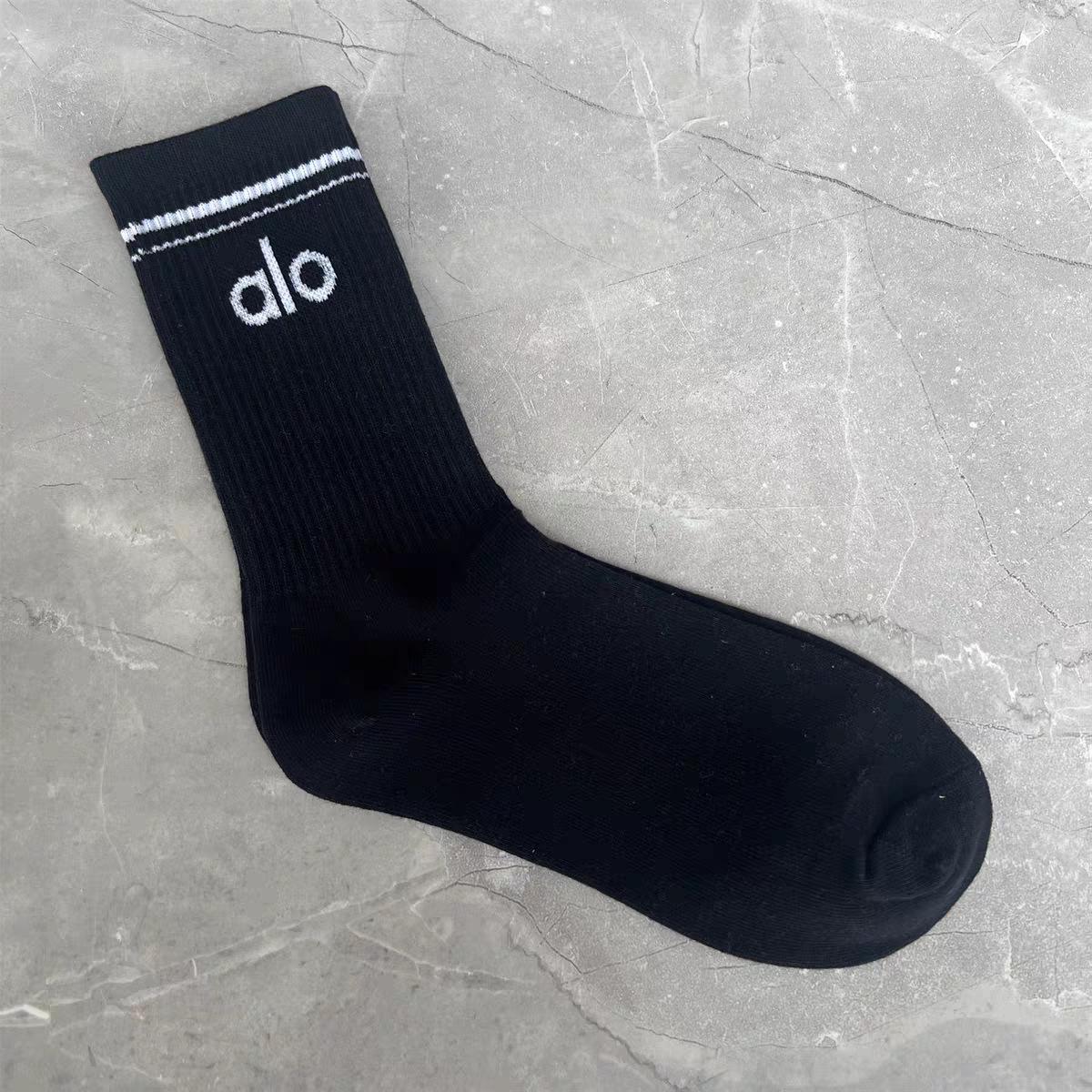 Унисекс хлопковые спортивные носки до середины икры Alo Yoga - 80% хлопок, модные, для круглогодичного использования. One Size чёрный
Унисекс хлопковые спортивные носки до середины икры Alo Yoga - 80% хлопок, модные, для круглогодичного использования. One Size чёрный