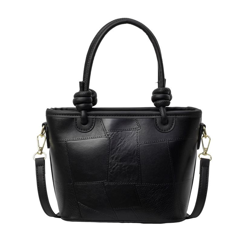 Популярная маленькая сумка женская летняя новая портативная сумка-ведро модная на плечо сумка-мессенджер сумка-тоут тренд чёрный
Популярная маленькая сумка женская летняя новая портативная сумка-ведро модная на плечо сумка-мессенджер сумка-тоут тренд чёрный