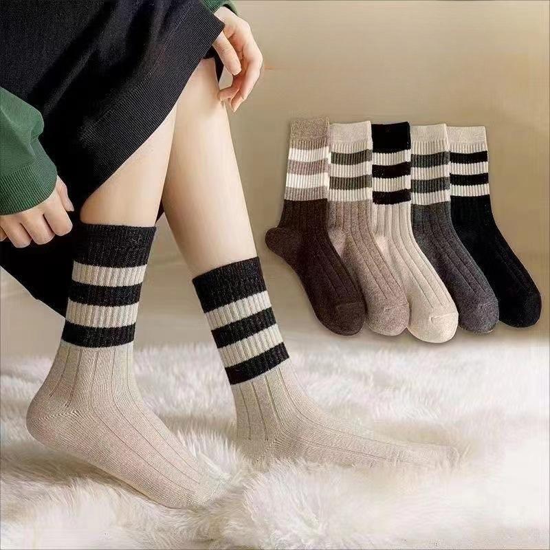 5 Pairs of Socks with Shark Pants, Women s Mid-calf Thickened Thermal Socks for Autumn and Winter, Trendy and Versatile Long Student Sports Socks 5 pairs чорний
5 Pairs of Socks with Shark Pants, Women s Mid-calf Thickened Thermal Socks for Autumn and Winter, Trendy and Versatile Long Student Sports Socks 5 pairs чорний