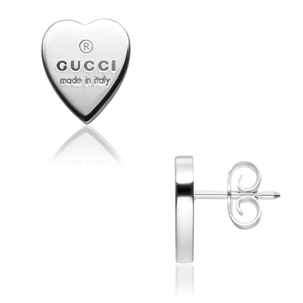 Gucci Ybd223990001 223990 J8400 8106 Trademark Heart Stud Silver Earrings YBD223990001
Gucci Ybd223990001 223990 J8400 8106 Trademark Heart Stud Silver Earrings YBD223990001