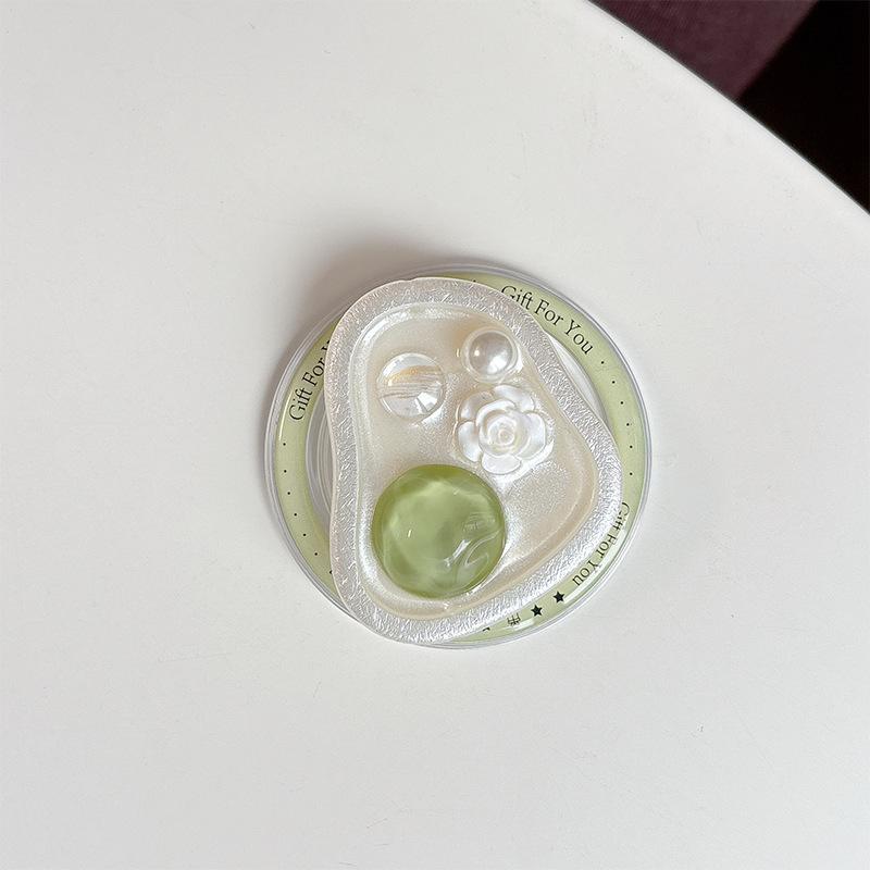 Эстетичный магнитный держатель-подставка для телефона из смолы, с жемчужиной, на защелке, милый настольный аксессуар для просмотра без помощи рук, портативное кольцо для телефона
Эстетичный магнитный держатель-подставка для телефона из смолы, с жемчужиной, на защелке, милый настольный аксессуар для просмотра без помощи рук, портативное кольцо для телефона