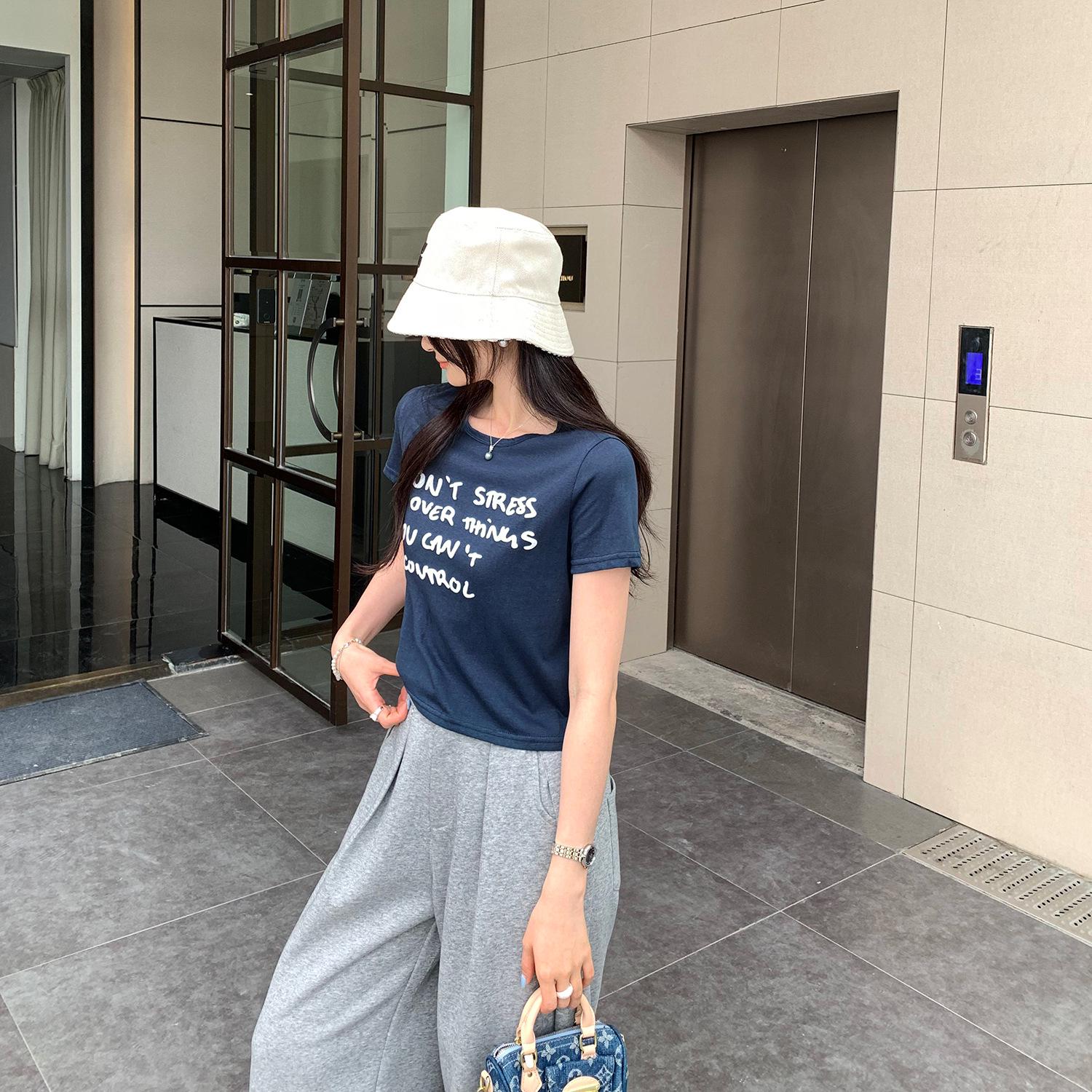 Women s Blue Letter Print Short-Sleeve T-Shirt - Summer 2026 American Style Small темно-синий
Women s Blue Letter Print Short-Sleeve T-Shirt - Summer 2026 American Style Small темно-синий