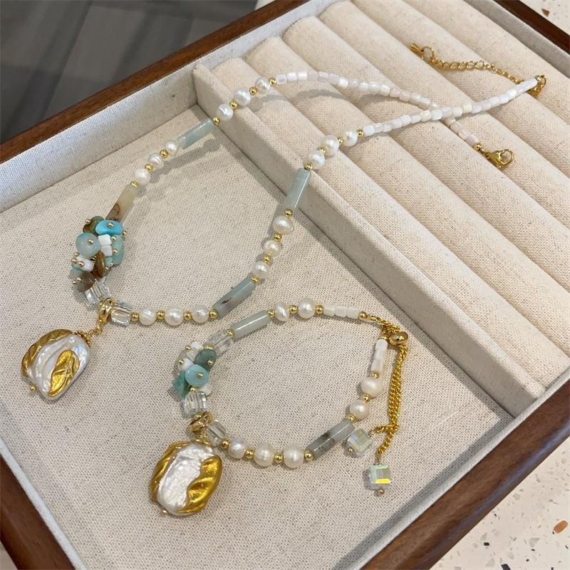 Natural baroque pearl necklace & vintage niche pearl bracelet
Natural baroque pearl necklace & vintage niche pearl bracelet