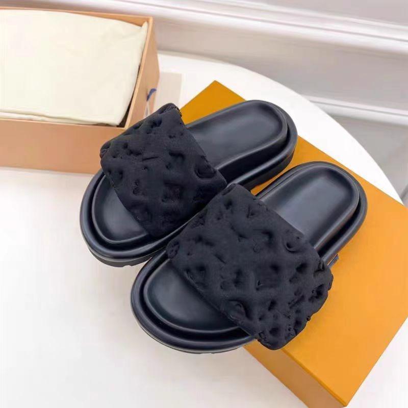 slippers female Velcro thick bottom one-word drag summer relief flat bottom leather couple sandals beach 40
slippers female Velcro thick bottom one-word drag summer relief flat bottom leather couple sandals beach 40