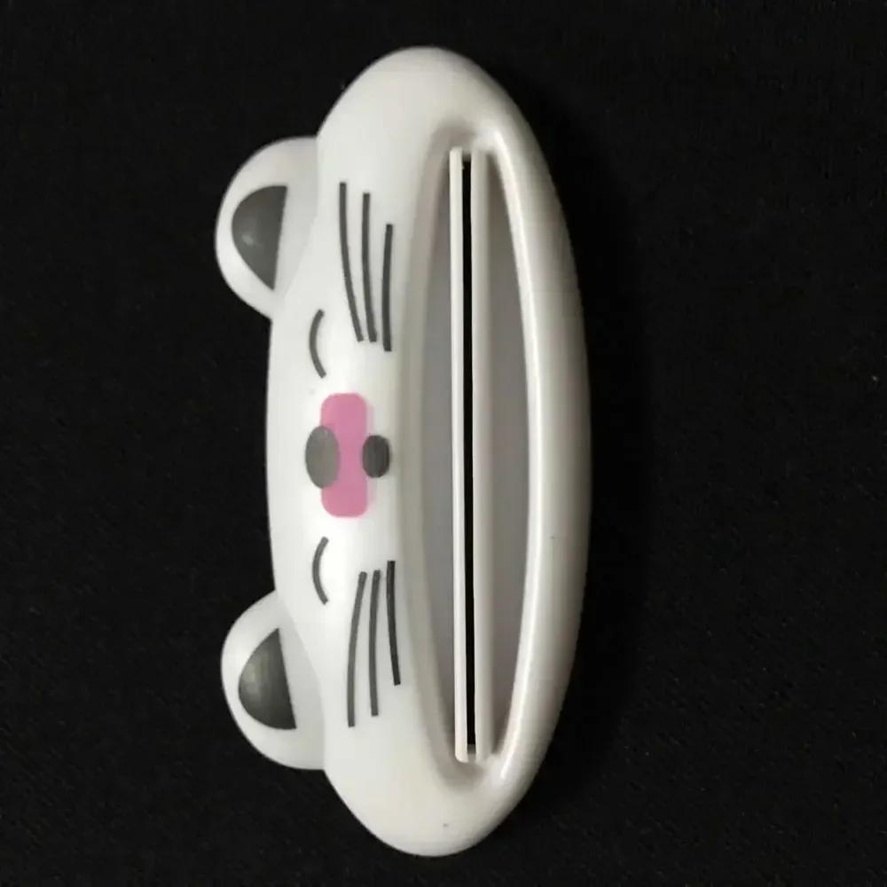 Cartoon Animal Toothbrush Squeezer Kids Creative Multifunction Toothpaste Clip Lazy Facial Cleanser Smear Mask Squeezer
Cartoon Animal Toothbrush Squeezer Kids Creative Multifunction Toothpaste Clip Lazy Facial Cleanser Smear Mask Squeezer